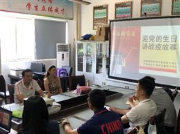 一群人站在柜台前
描述已自动生成